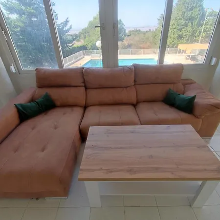 Con Piscina En Laguna Rosa *